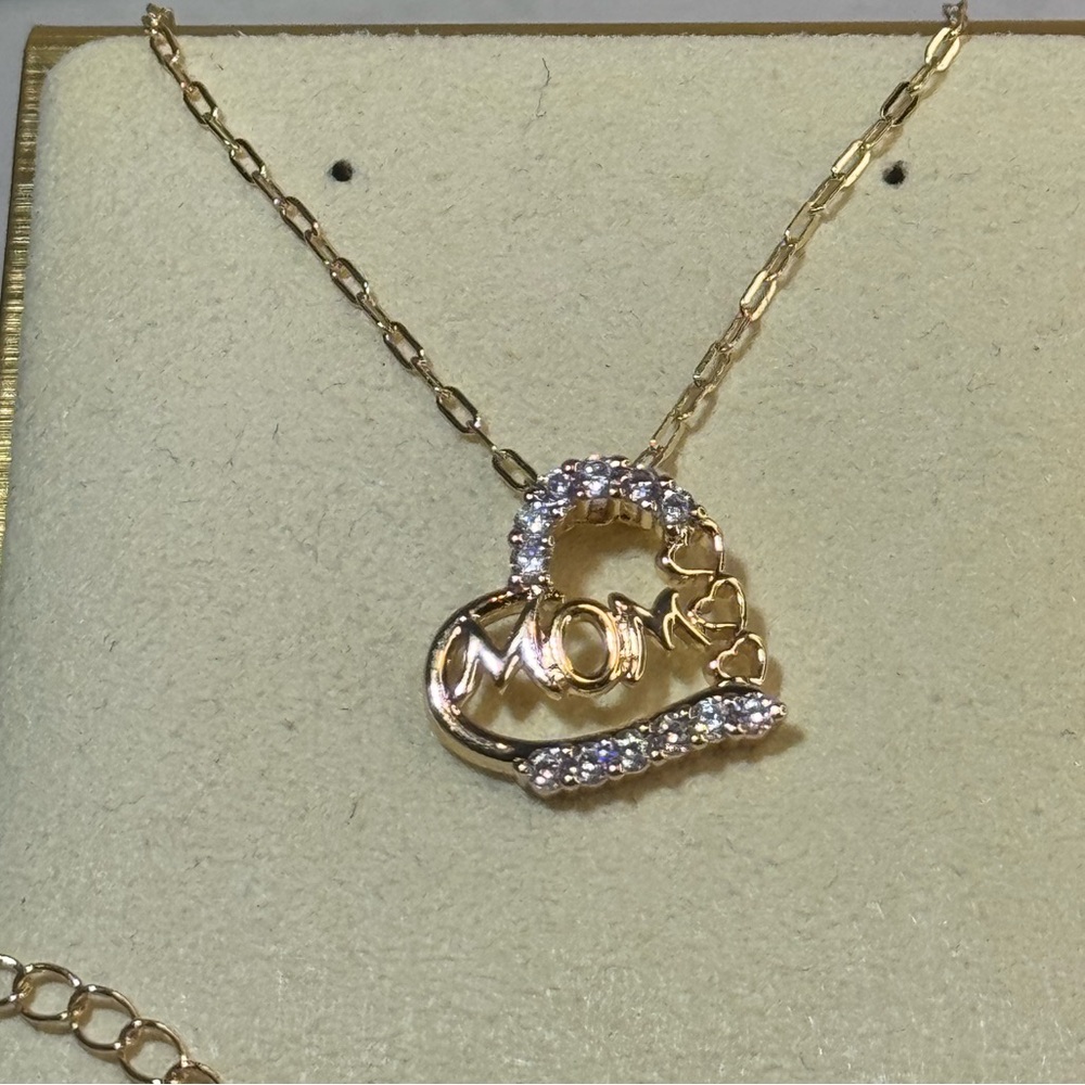 Crystal Heart “MOM” Pendant 14k Gold overlay Necklace Made W/ Swarovski Crystals - Picture 5 of 10